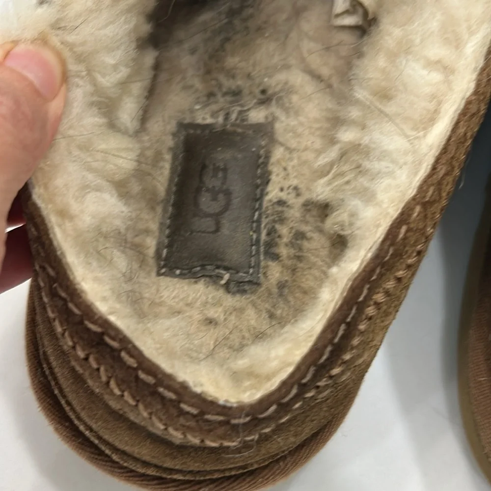 UGG Neuman Chestnut Slippers. Size‎ 13